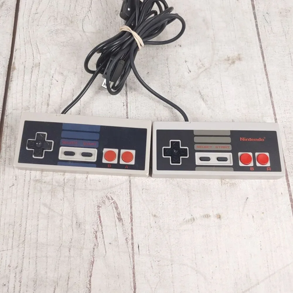 OEM Nintendo NES Classic MINI Edition - 2 CONTROLLERS - CLV-001 Authentic TESTED